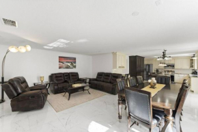 Palm Coast Mansion 10min to Beach Fun Groups